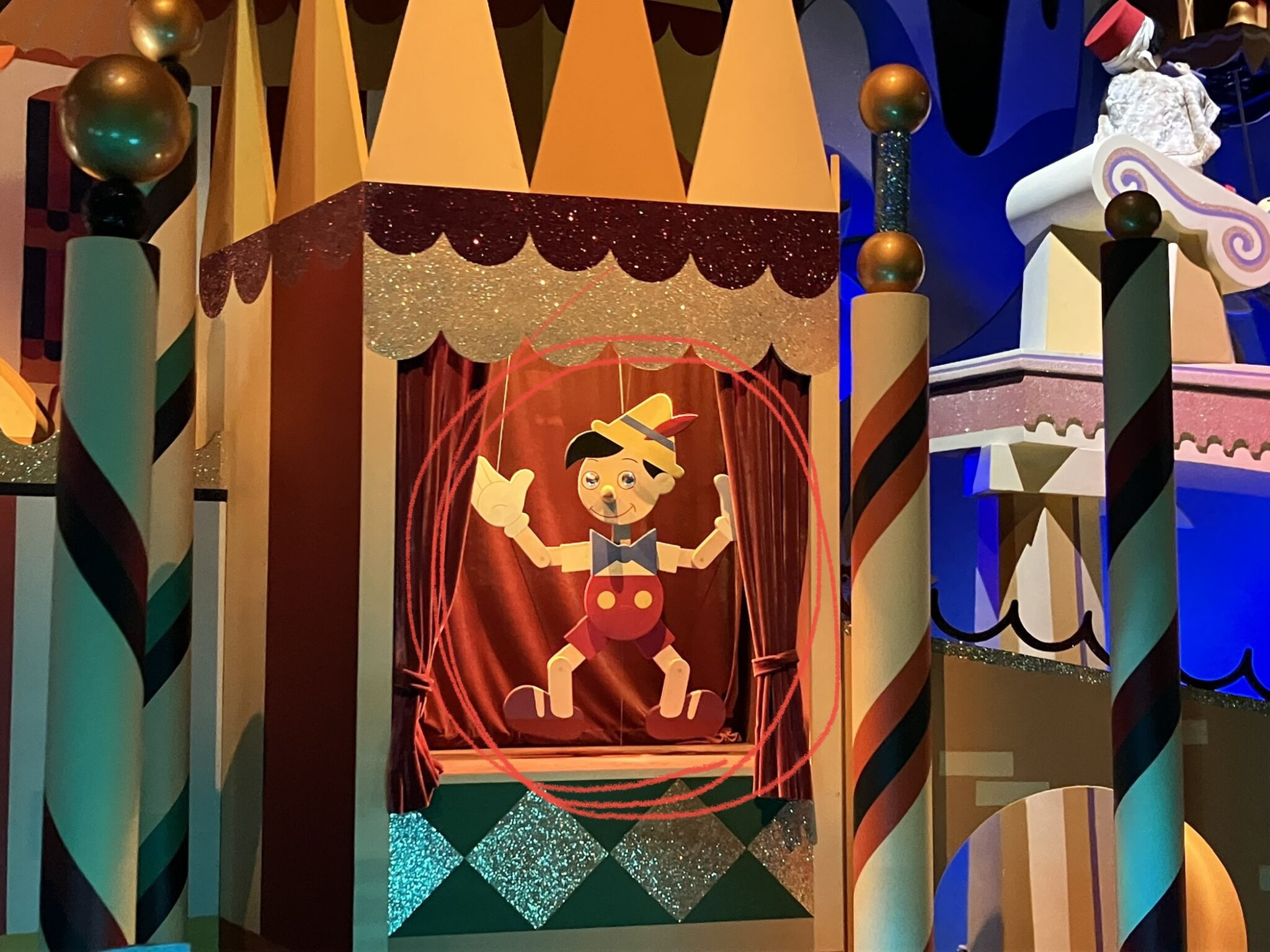 Hong Kong Disneyland How Many Disney Characters Are There Let s Try