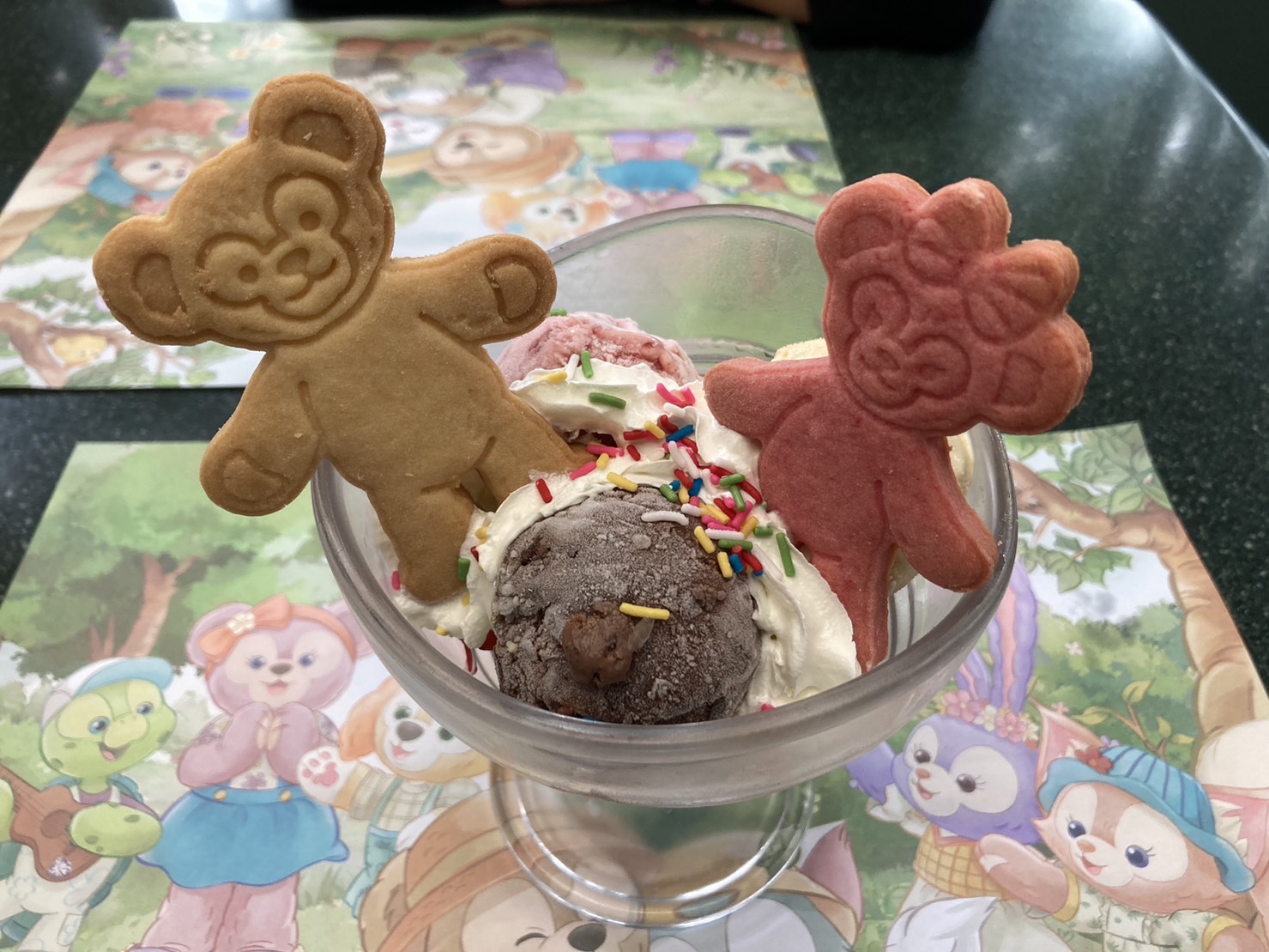 香港ディズニー】人気レストラン「メインストリート・コーナー・カフェ